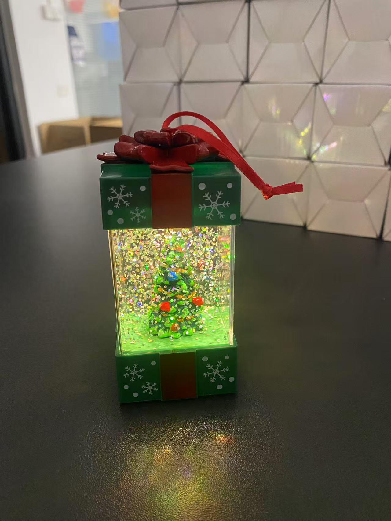 Bola de Cristal LED Navidad | Figura Santa Claus y Muñeco de Nieve 11,5×5,5×5,5 cm